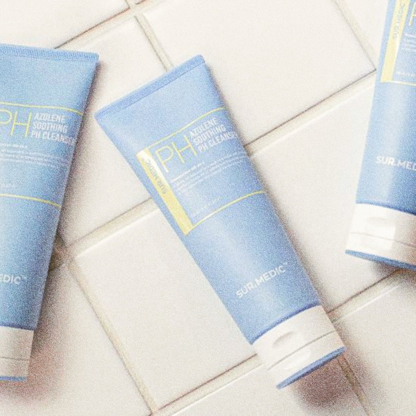 Sur.Medic+ Azulene Soothing PH Cleanser (150 ml)